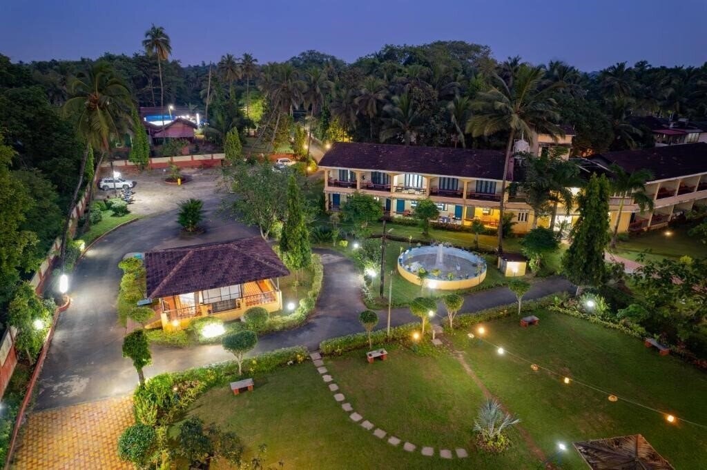 Отель Carina Beach Resort 2*