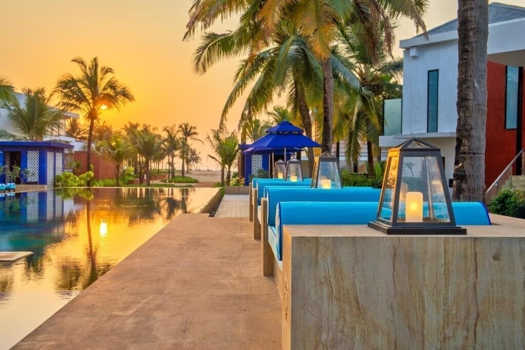 Отель Azaya Beach Resort 5*