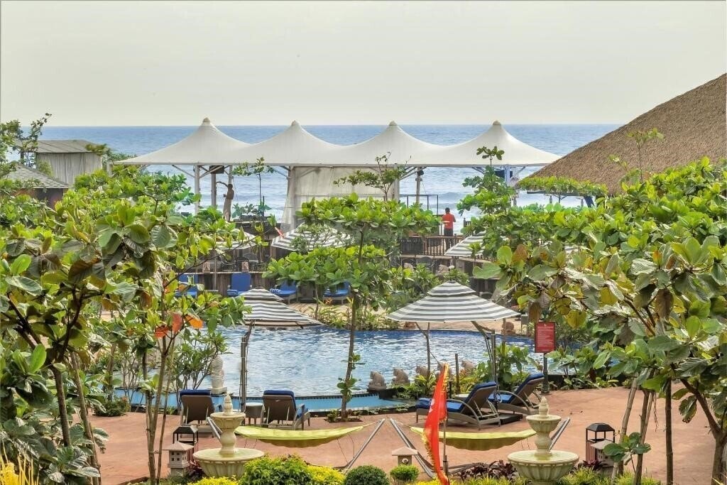 Отель Mayfair On Sea 3*