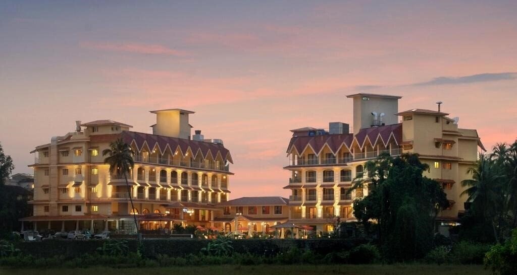 Отель Acron Candolim Regina 4*