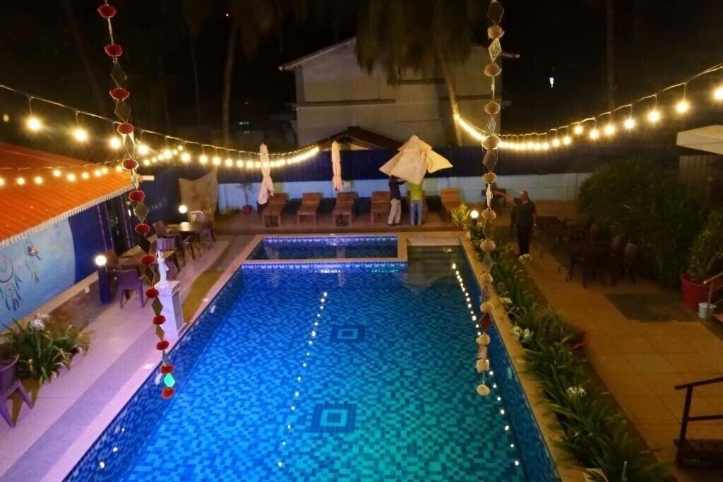 Отель Broad Bean Royal Resort 4*