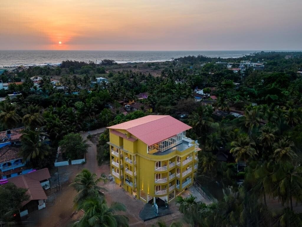 Отель Bedzzz Xclusive Morjim Goa 3*