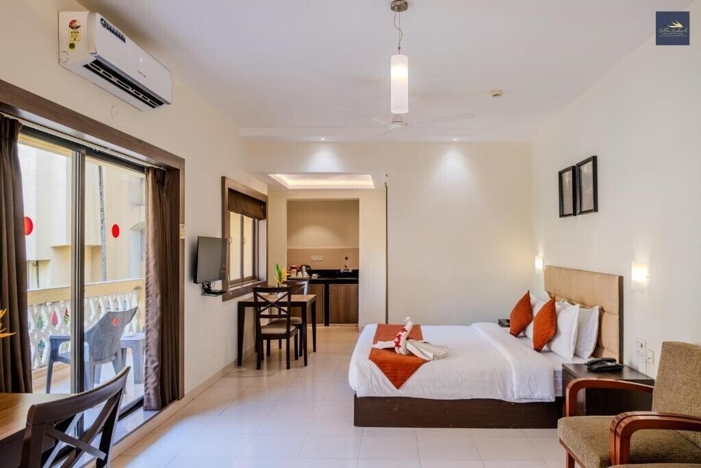 Отель Golden Landmark Green Valley Beach Resort 3*