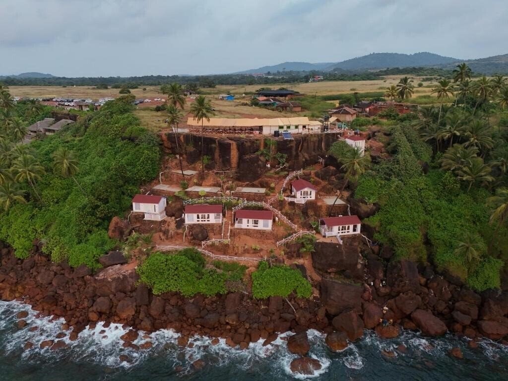 Отель Red Crab Eco Resorts 3*