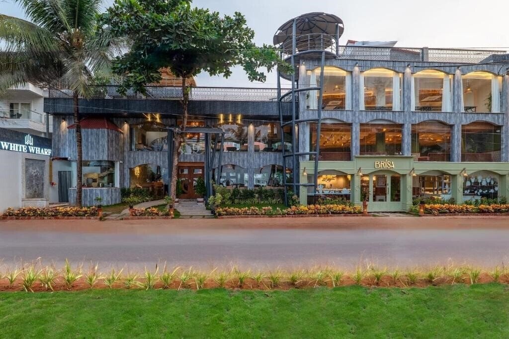 Зображення White Wharf Beach Resort 4*