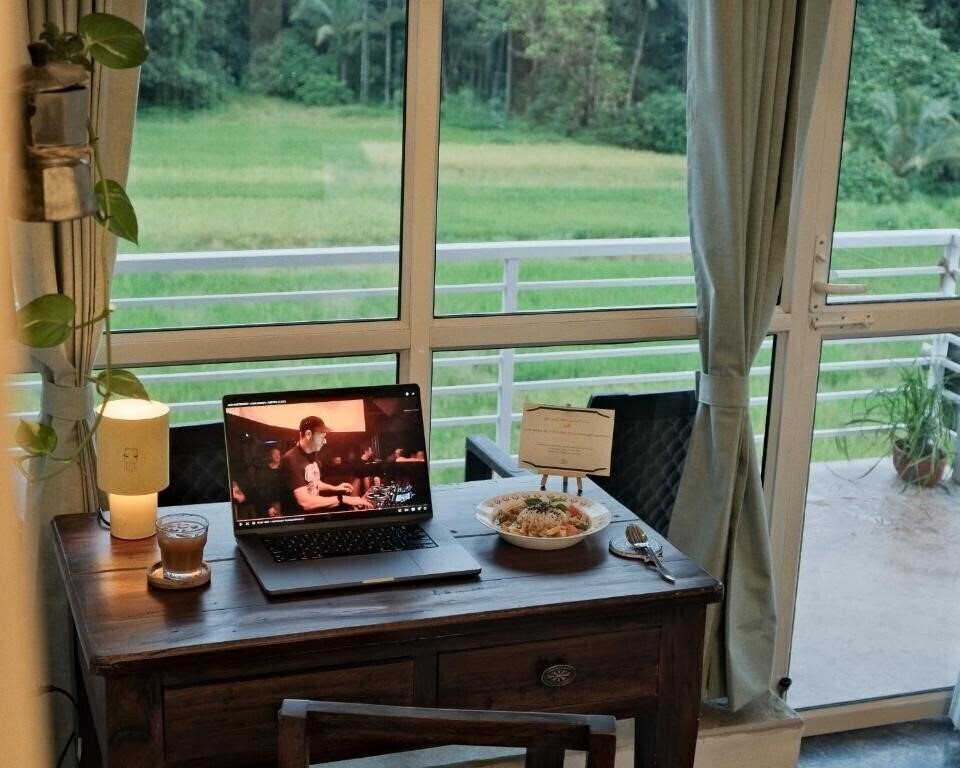 Изображение Bay Village Inn 2*