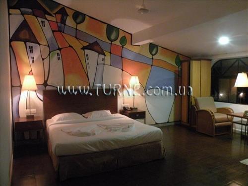 Отель Camelot Manor 3*