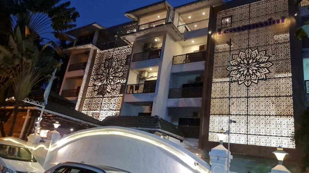 Готель Lemonmint Svelton Manor 3*