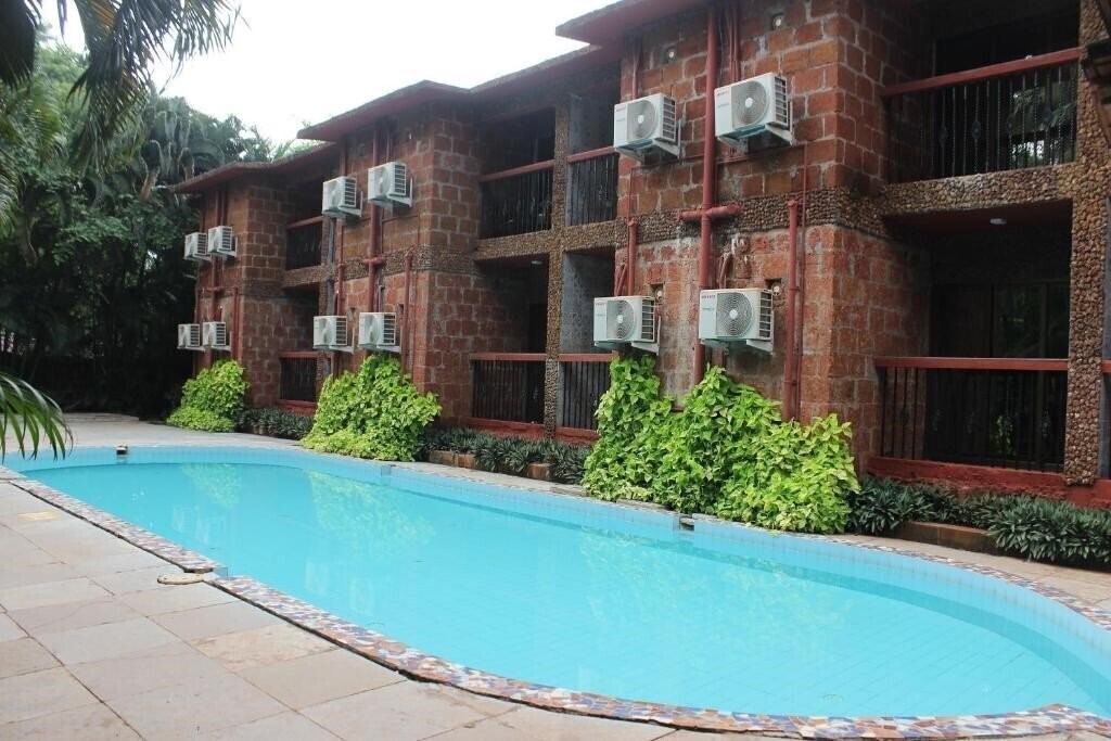 Готель Sea Breeze Inn 3*