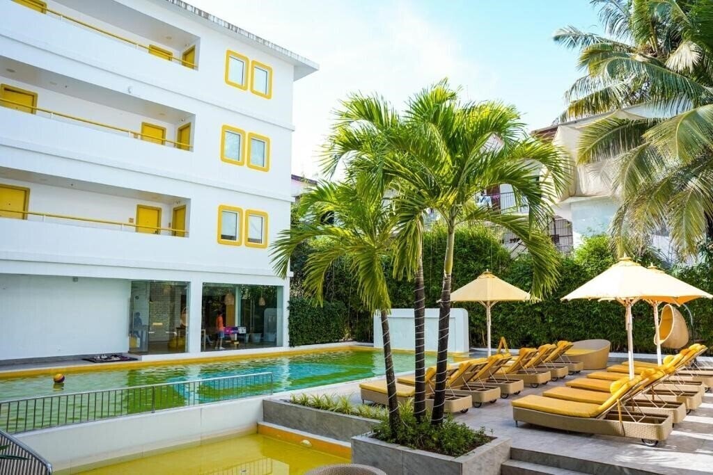 Отель Bloom Hotel Calangute 3*