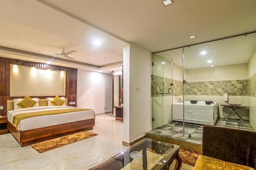 Отель De Falcon Goa Beach Resort 3*