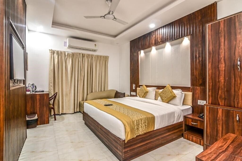 Фото De Falcon Goa Beach Resort 3*