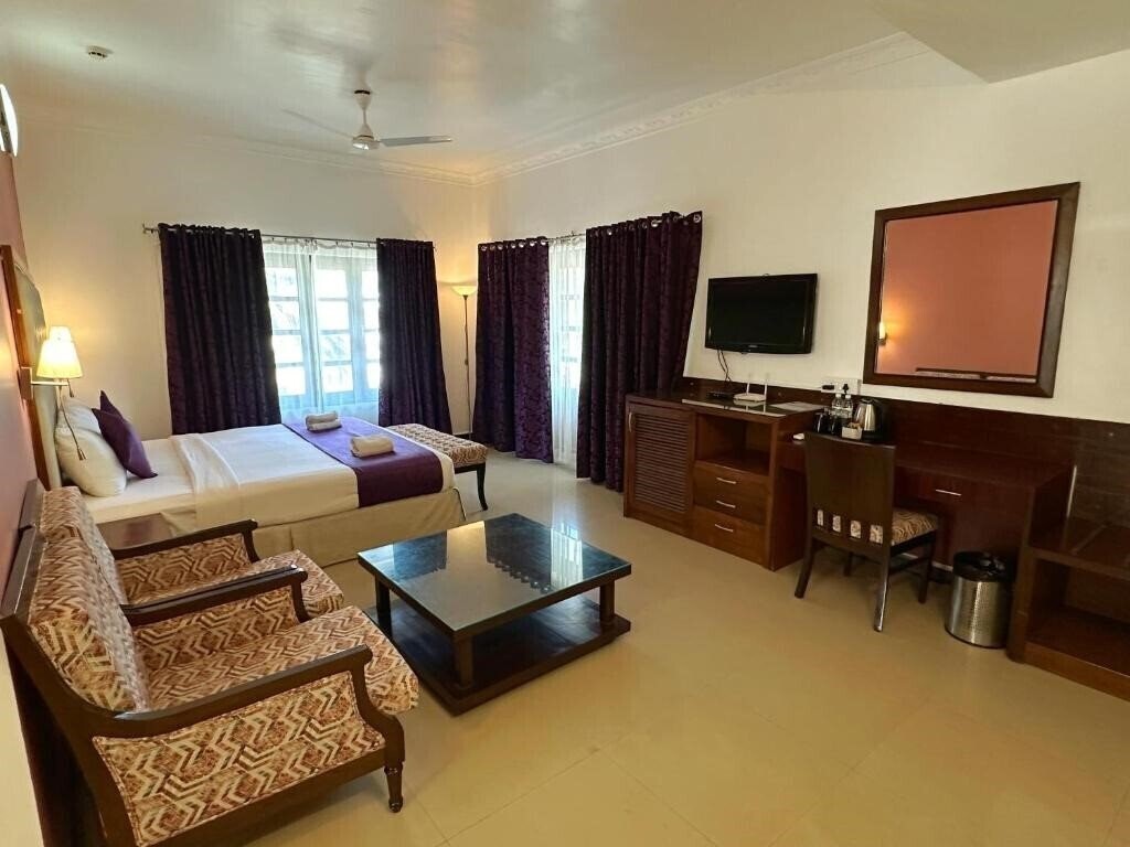 Готель Silver Sands Hide Away 3*