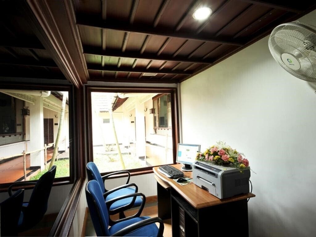 Фотографія Abad Whispering Palms 3*