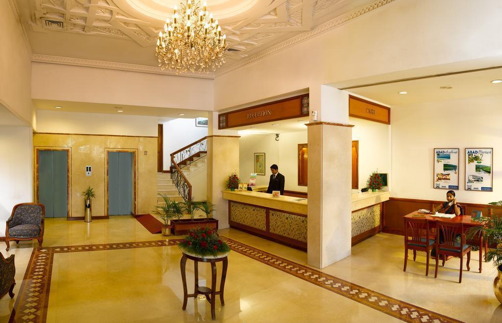 Отель Abad Plaza Cochin 3*
