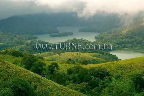 Готель Manaltheeram Ayurveda Beach Village 3*