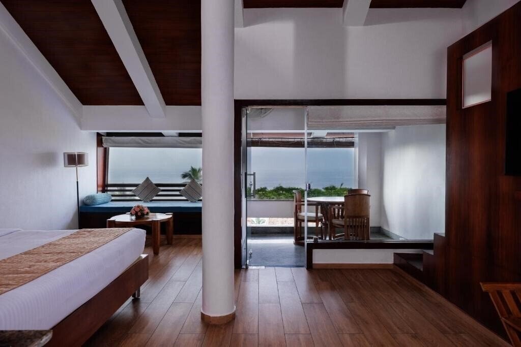 Картинка Turtle On The Beach 4*