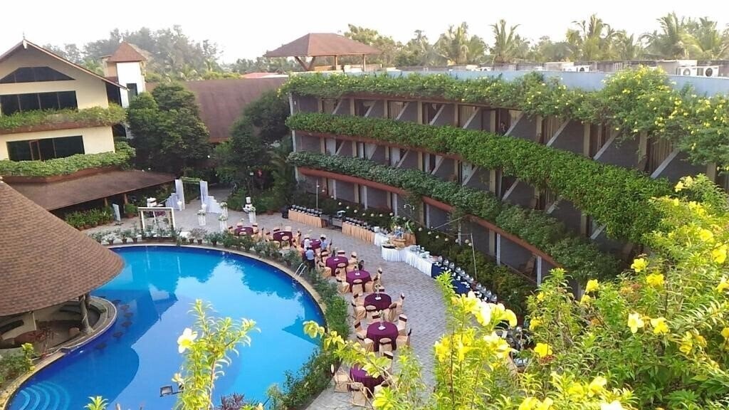 Готель Uday Suites 3*