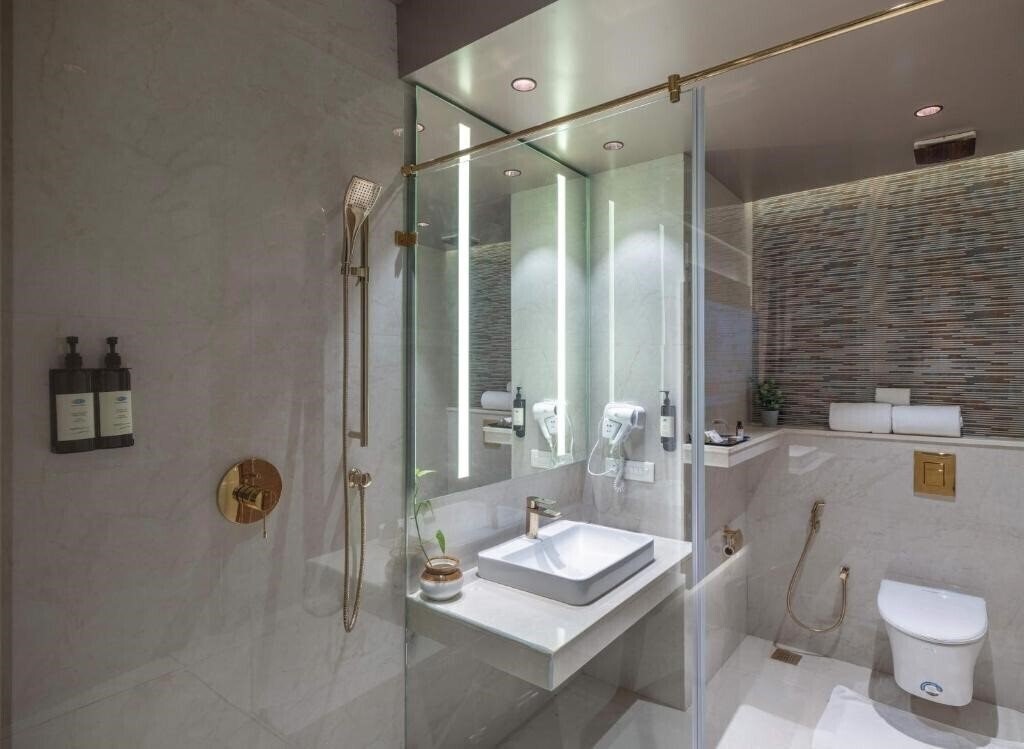 Фотографія Uday Suites 3*