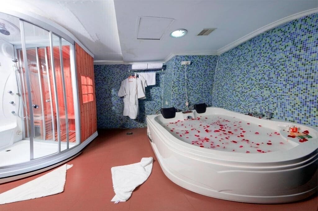 Фотографія The Quilon Beach Hotel & Convention Centre 4*