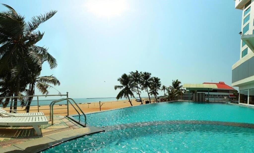 Зображення The Quilon Beach Hotel & Convention Centre 4*