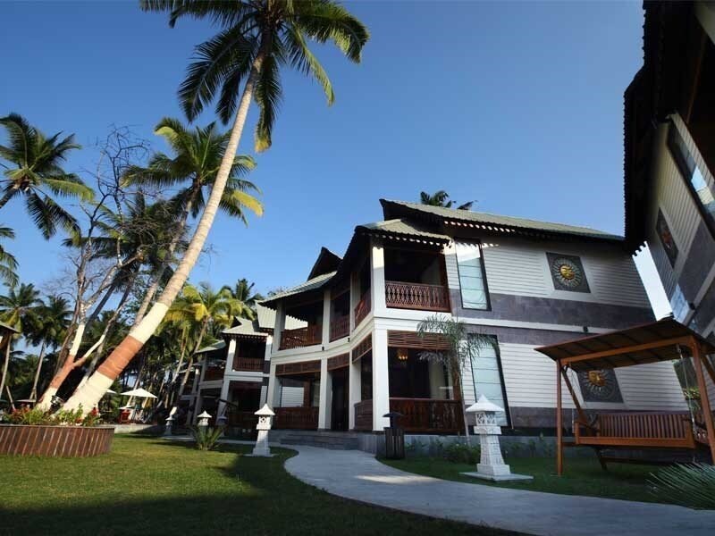 Фото Sandyy Wavess Beach Resort 4*