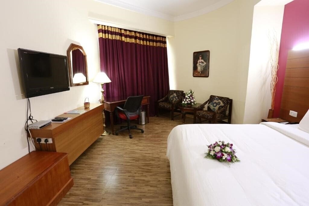 Фото Presidency Kochi 3*