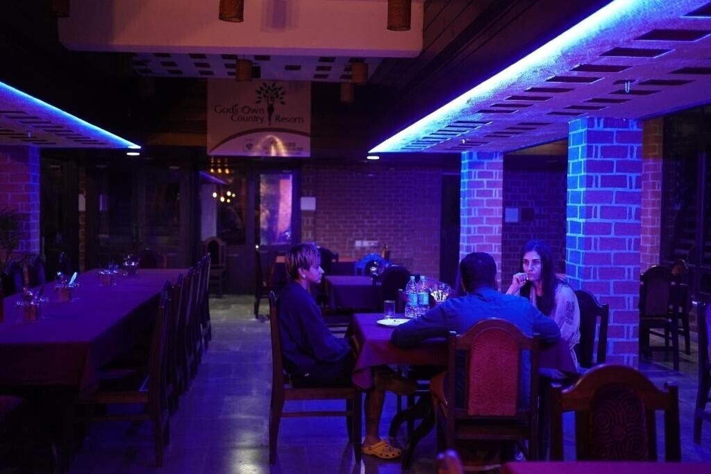 Фотографія Gods Own Country Ayurveda Resort 3*