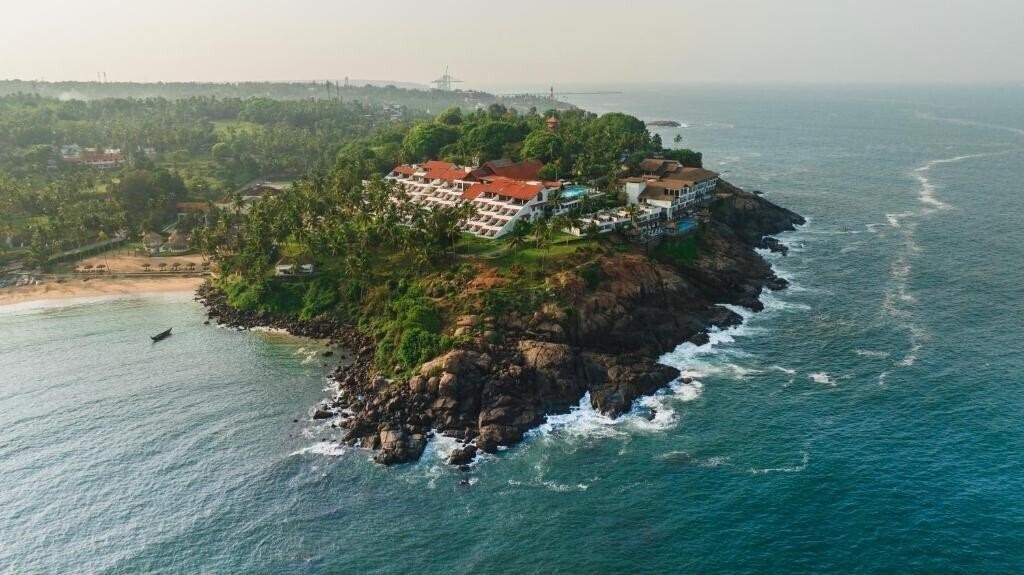 Отель Raaviz Kovalam 5*