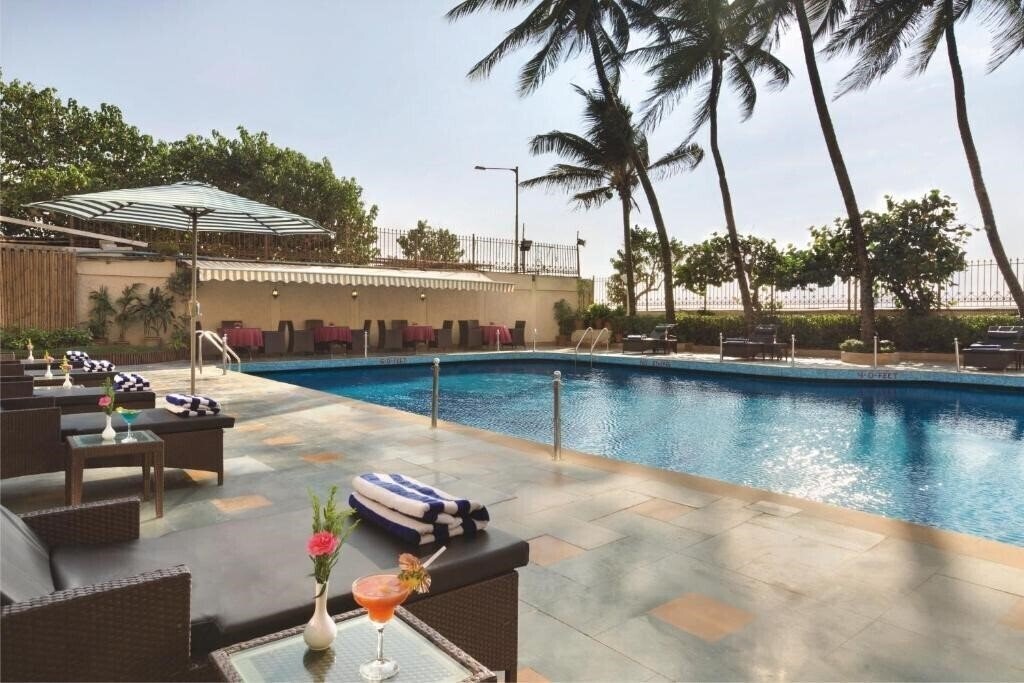 Зображення Ramada Plaza Palm Grove 5*