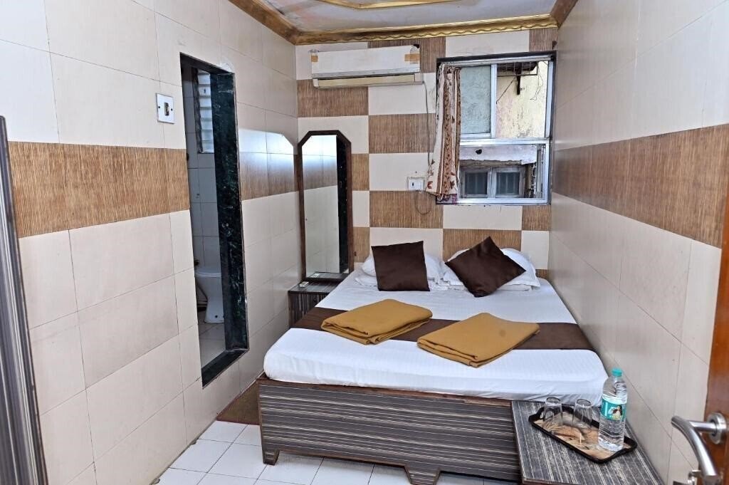 Фото Ajanta Hotel 2*
