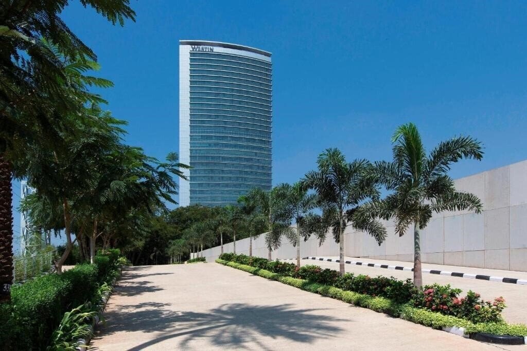 Отель The Westin Mumbai Garden City 5*