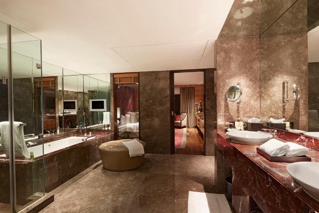 Фото Taj Lands End 5*