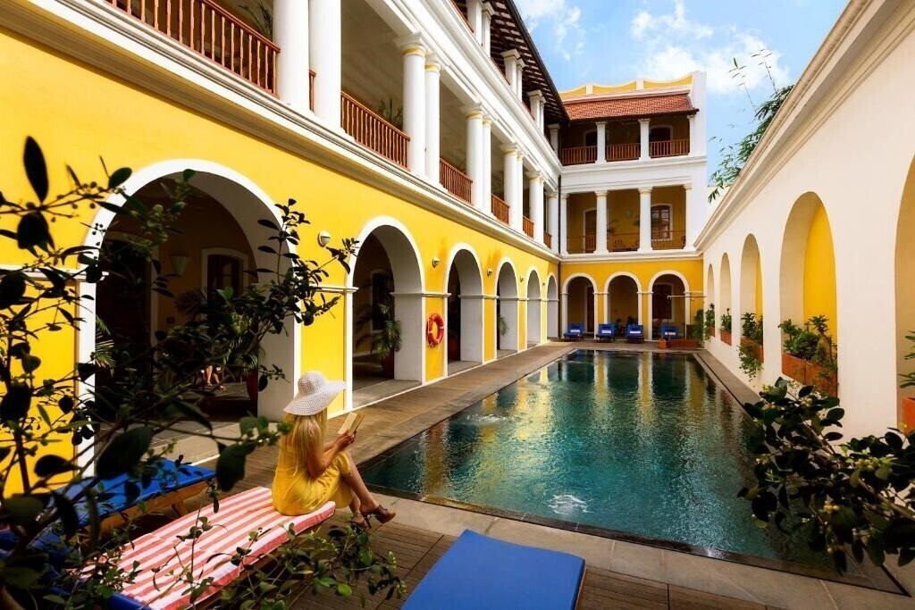 Готель Palais De Mahe 3*