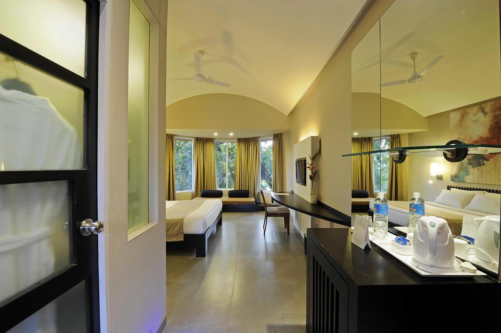 Зображення Whispering Palms 4*