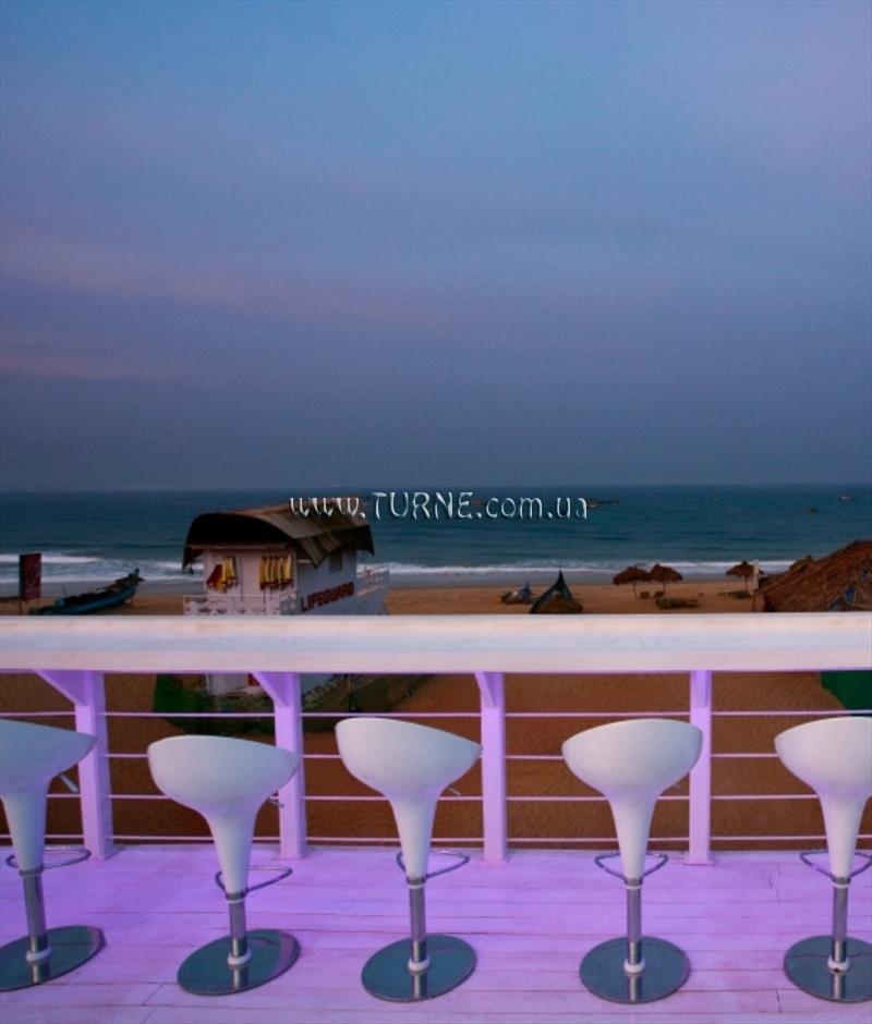 Готель The Park On Holiday Beach Calangute 5*