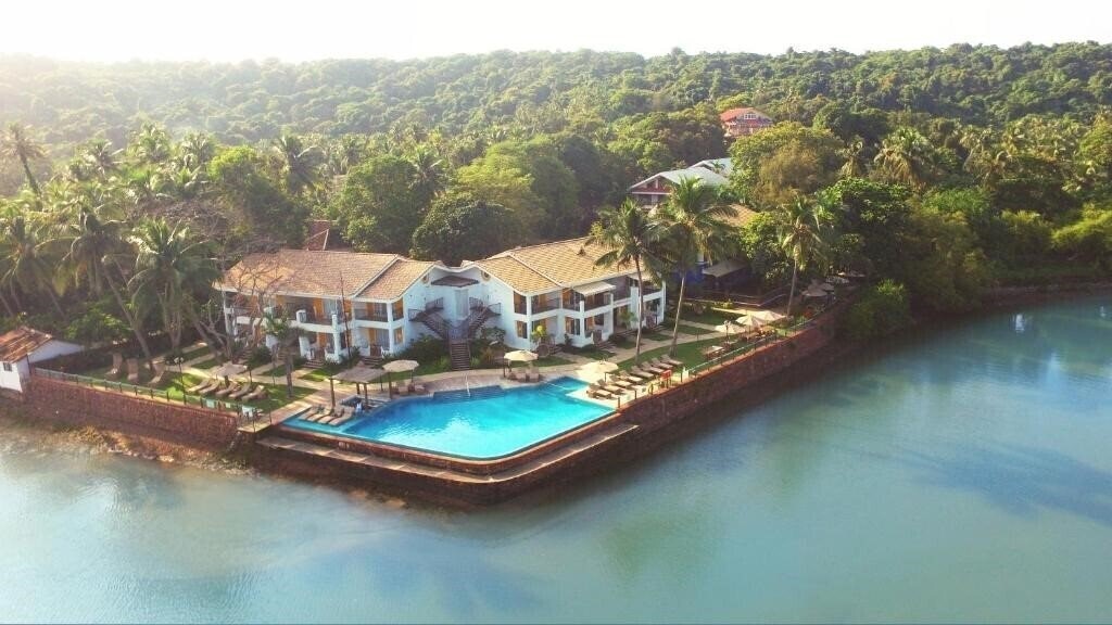 Картинка Acron Waterfront Resort 4*