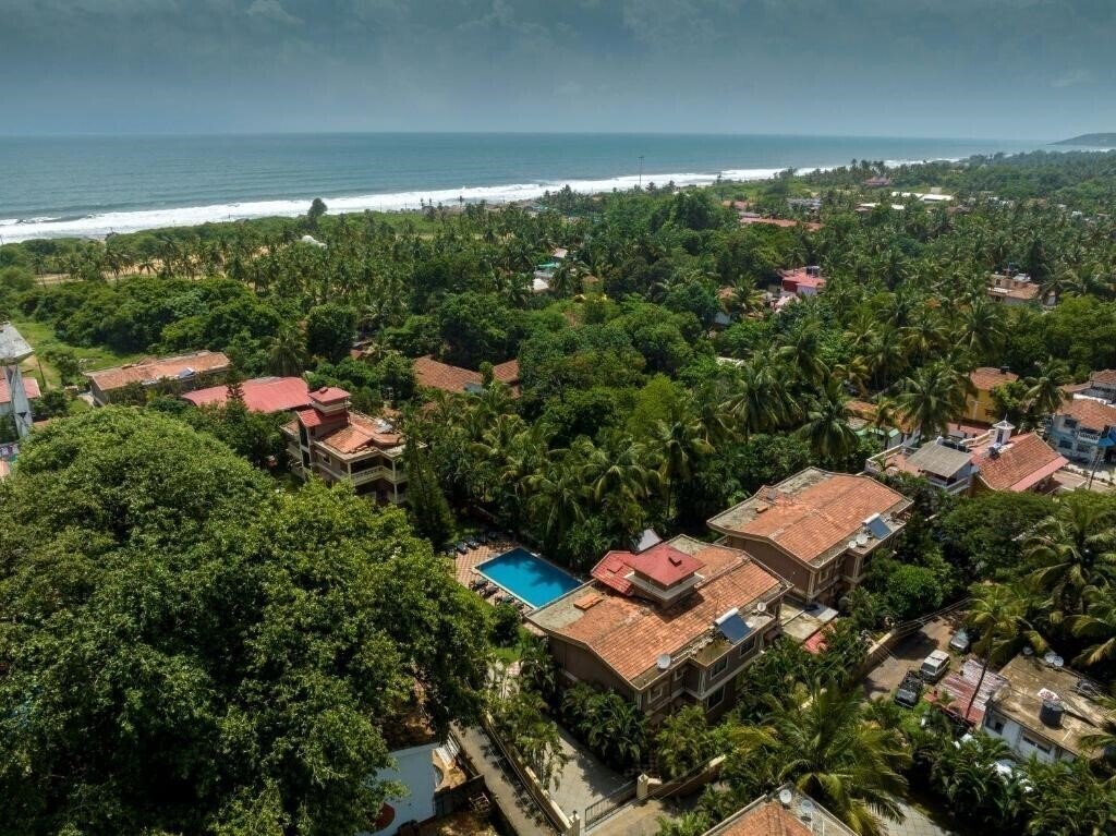 Отель Seashell Beach Suites 4*