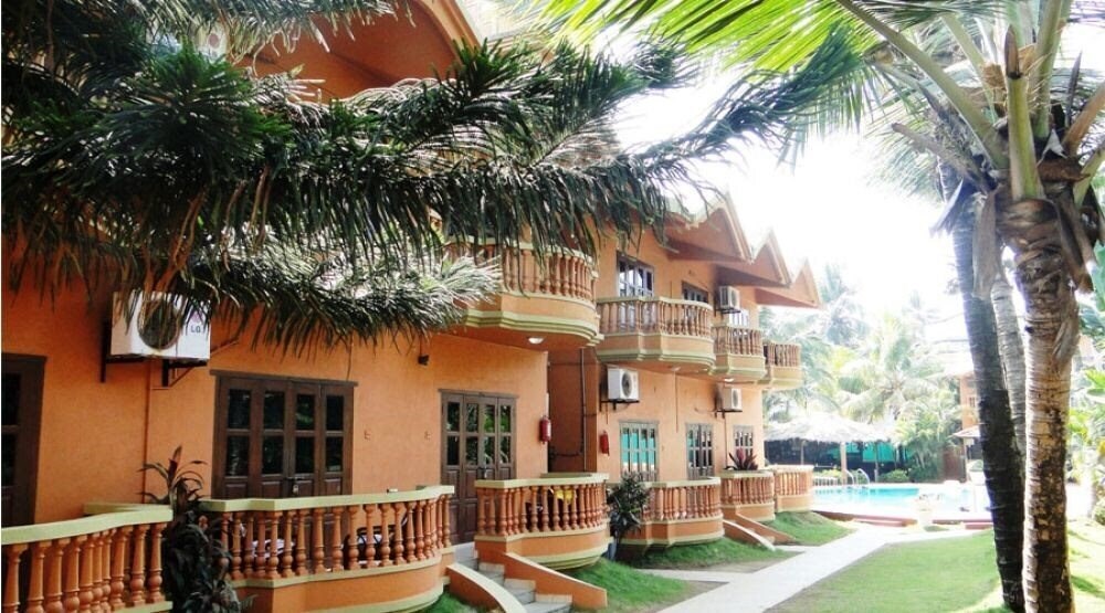 Готель Ruffles Beach Resort 2*