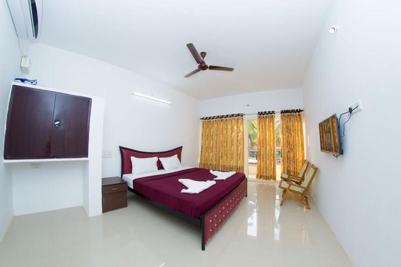 Фото Bay Breeze Hotels & Resorts (ex. Morjim Grand Inn, New Morjim Club Resort) 3*