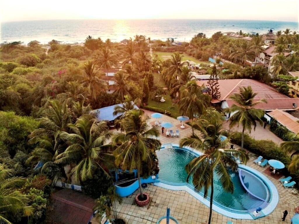 Отель Paradise Village Beach Resort 3*