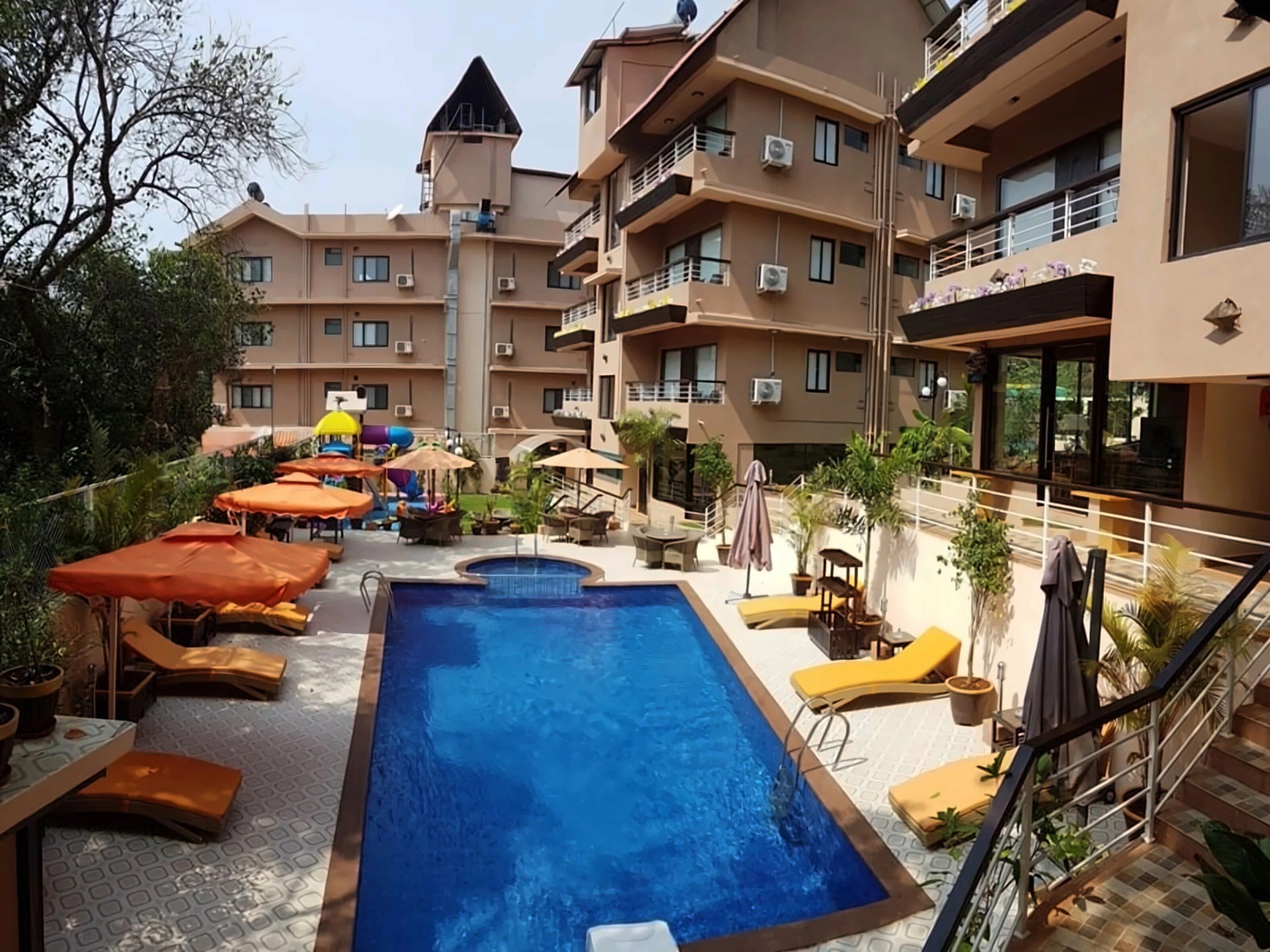 Фотография La Sunila Suites 4*