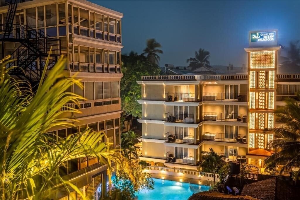 Отель Clarion Hotel Ocean Palms 4*