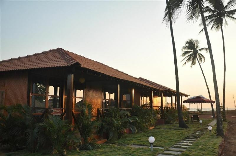 Готель Rock Water Resort 3*