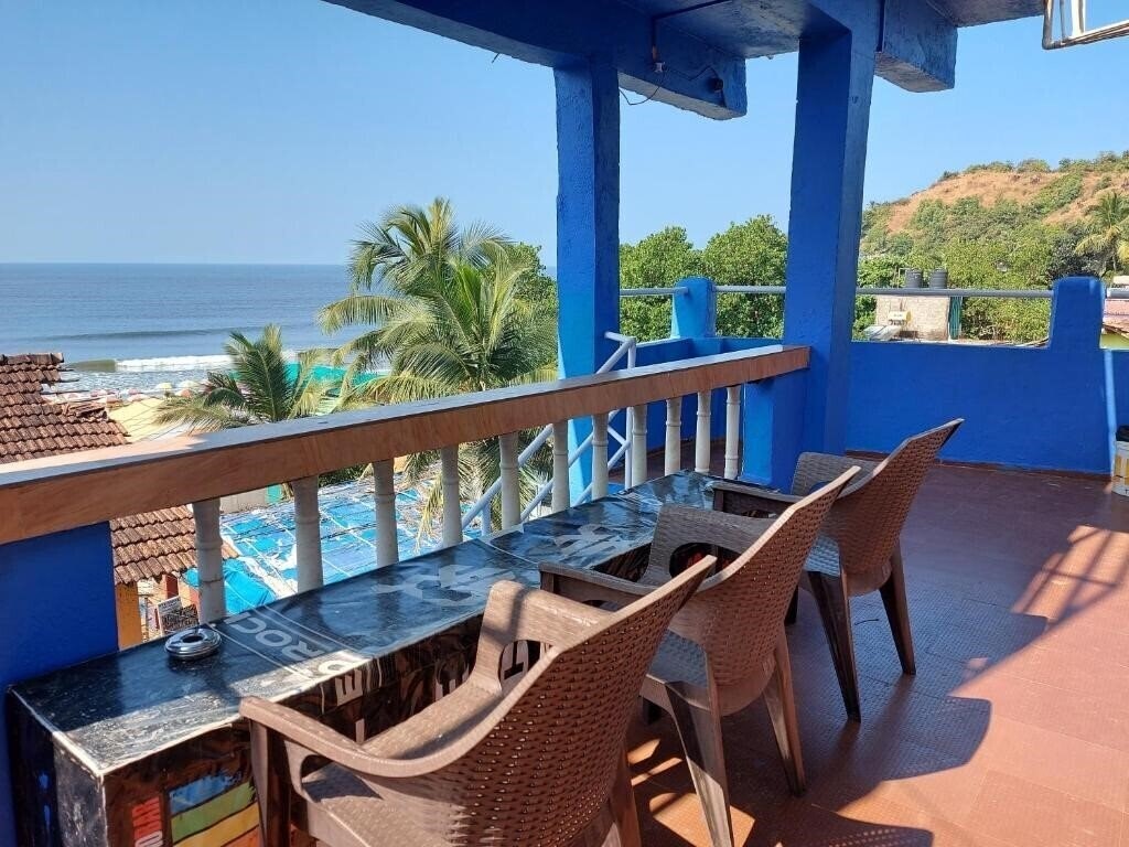 Готель Red Rock Beach Hotel 1*