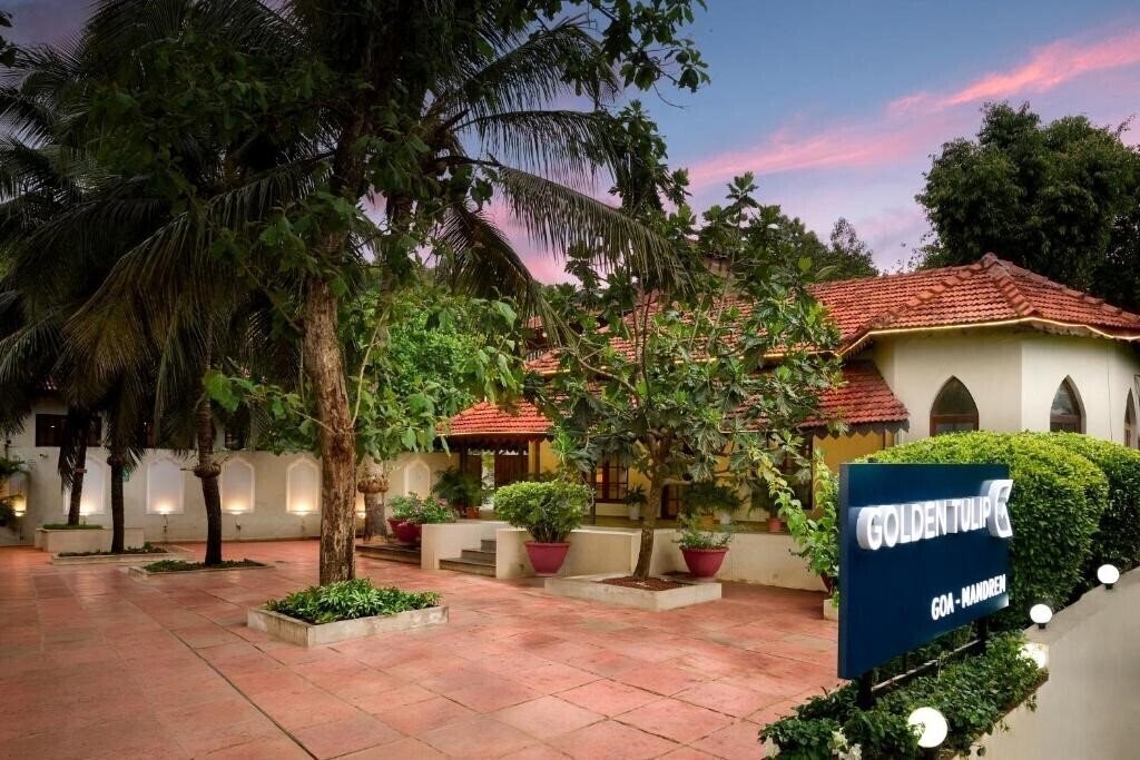 Готель Golden Tulip Mandrem Goa 4*