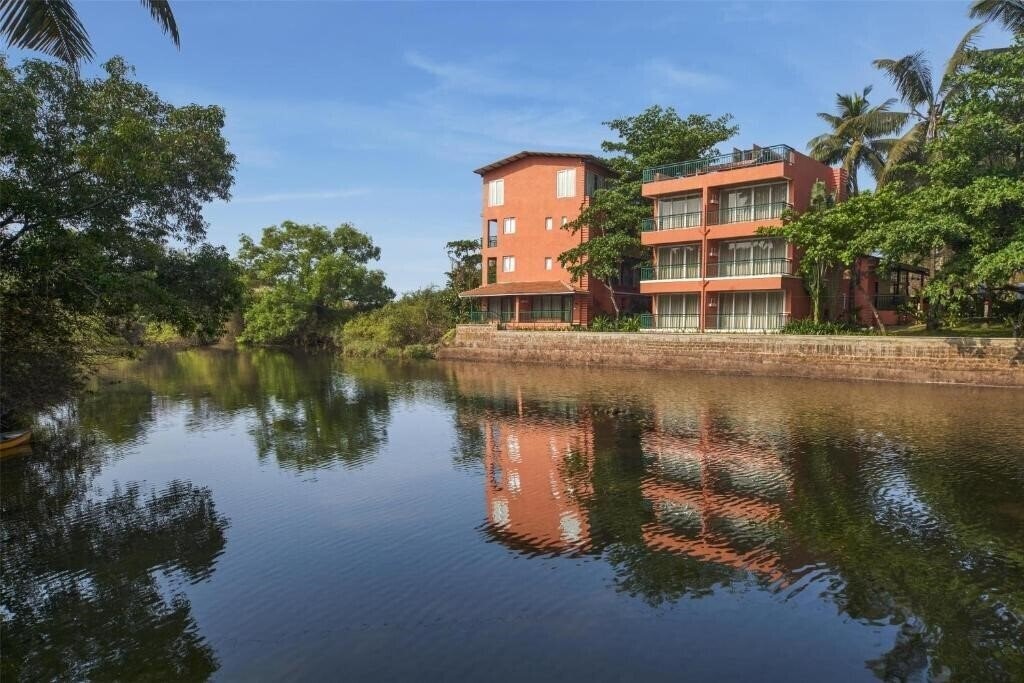 Картинка Regenta Place Mandrem Beach Resort 4*
