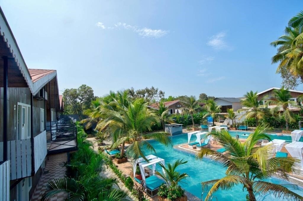 Отель Raya Resorts 4*