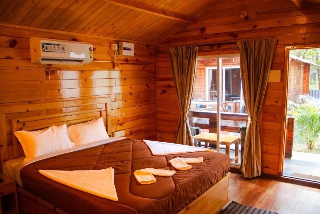 Готель Rock Sea Resort 3*