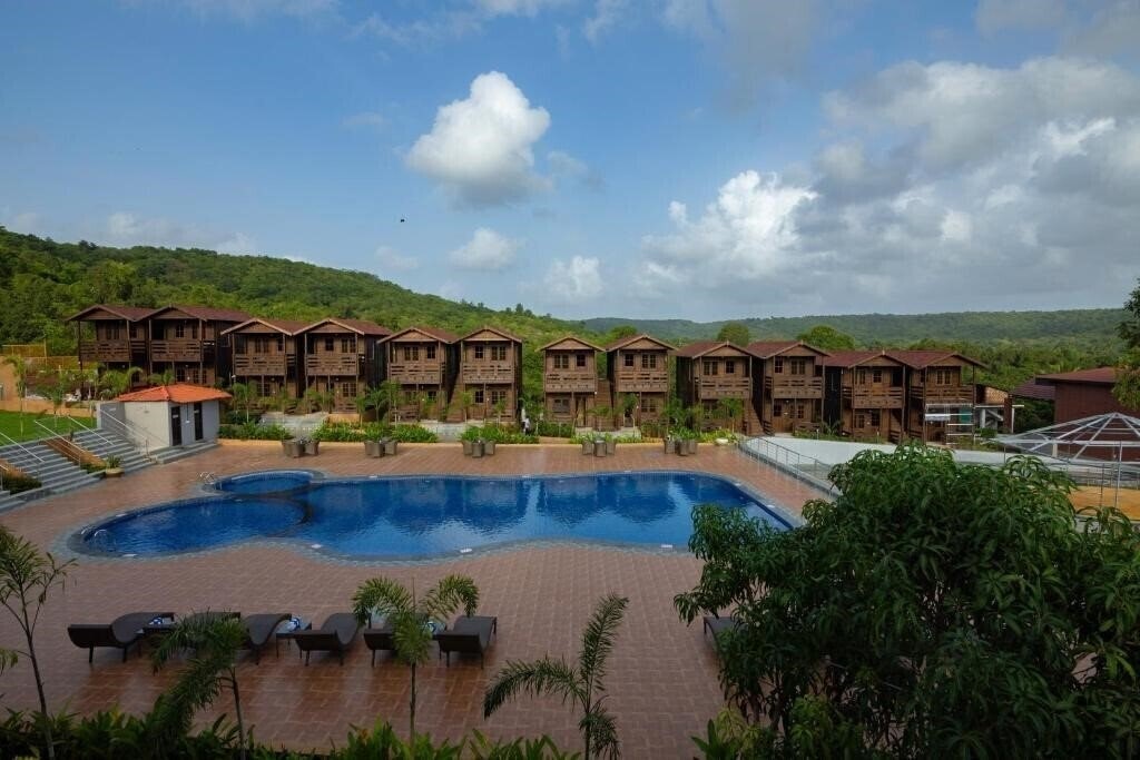 Отель Axiom Retreat 3*